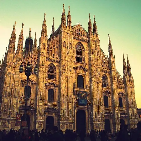 3 Lusso Centro Duomo Castello Milaan